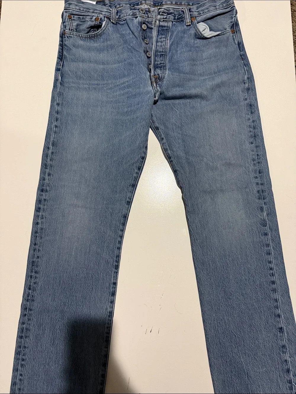 Levi's Men's Relaxed Jeans - Light Blue Denim